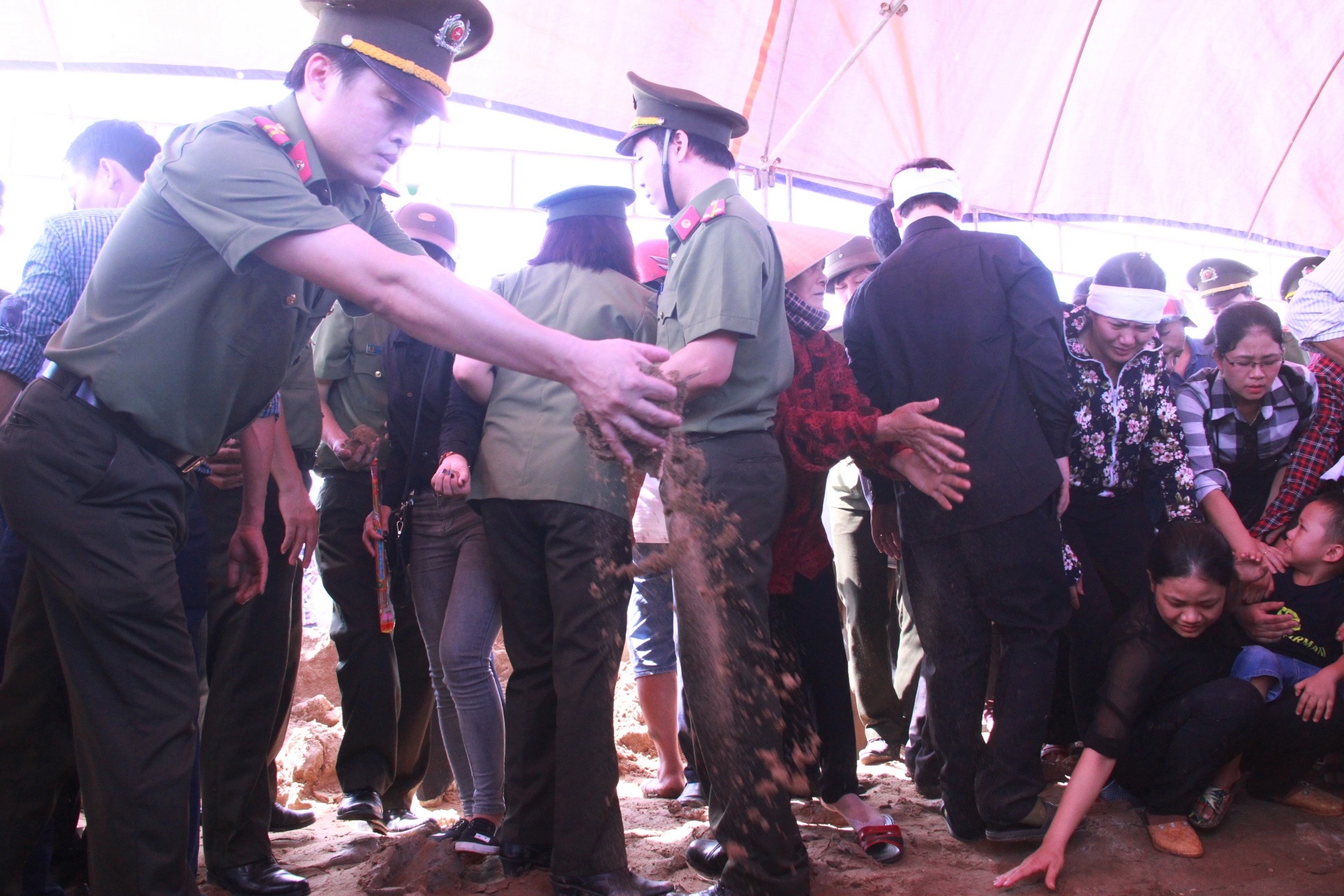 Me ung thu sinh con anh 10