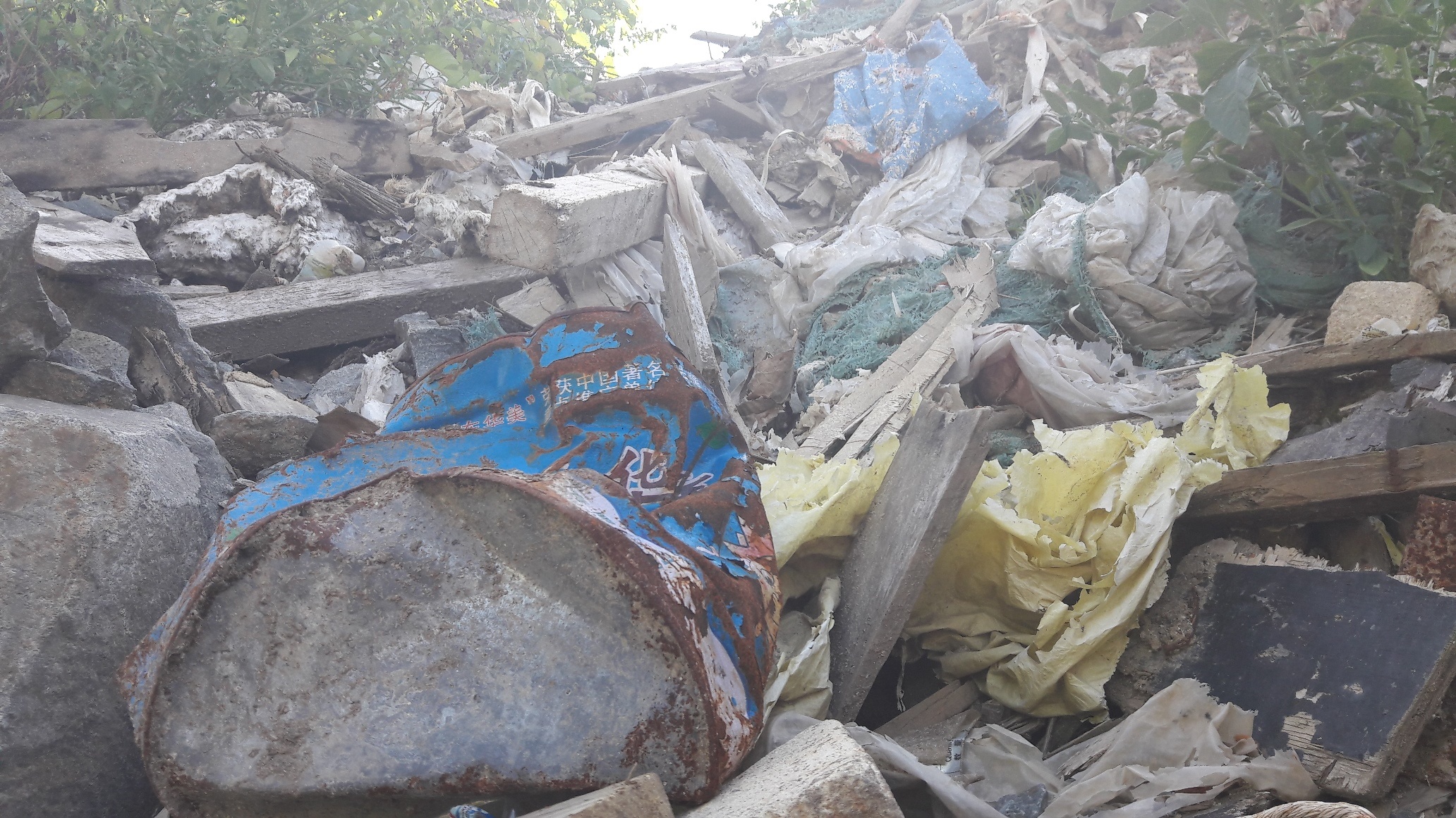 Formosa chôn lấp chất thải trái phép ảnh 3 Formosa chon lap chat thai trai phep anh 3