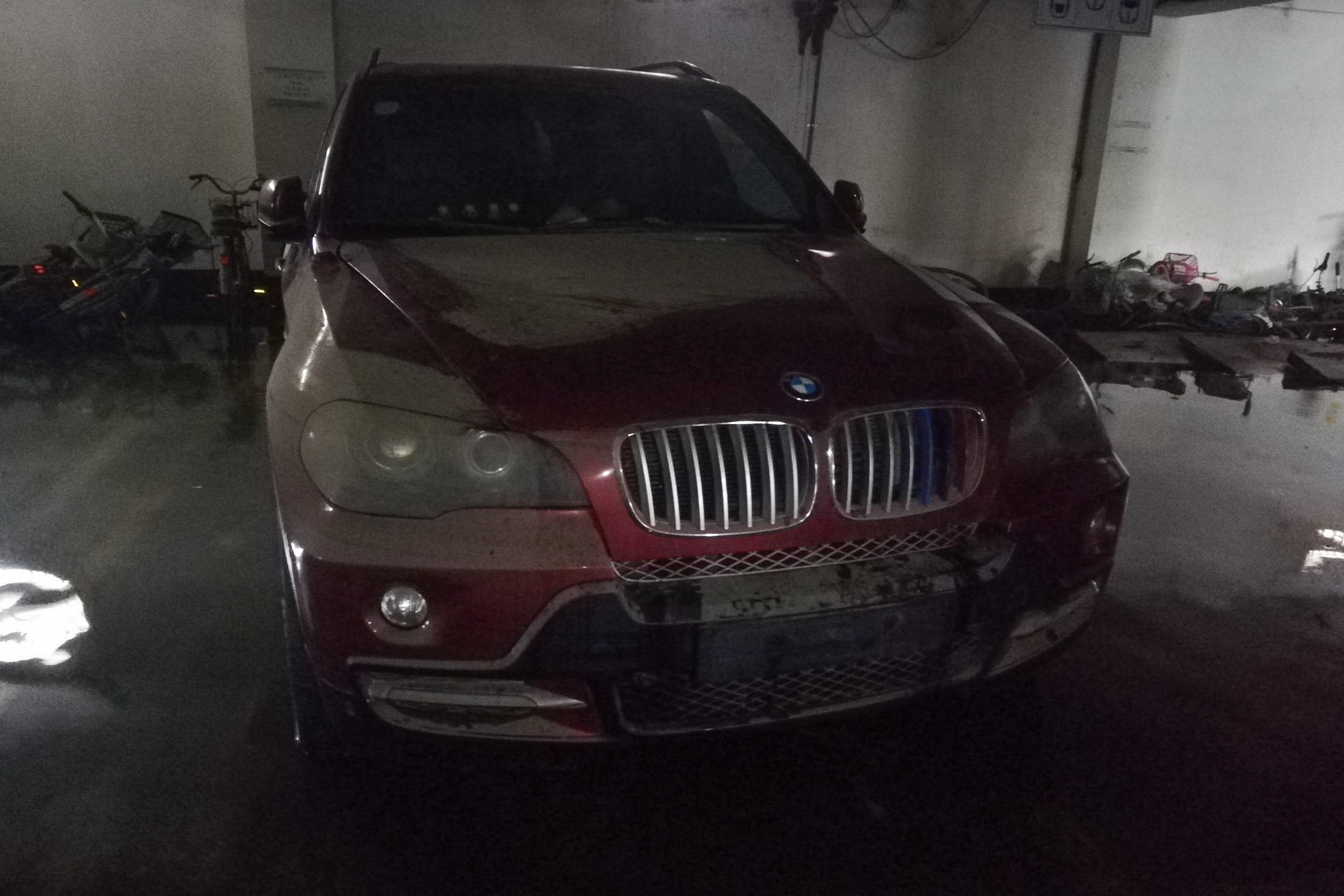 Nhieu xe sang nhu BMW,  Range Rover,  duoc giai cuu anh 5