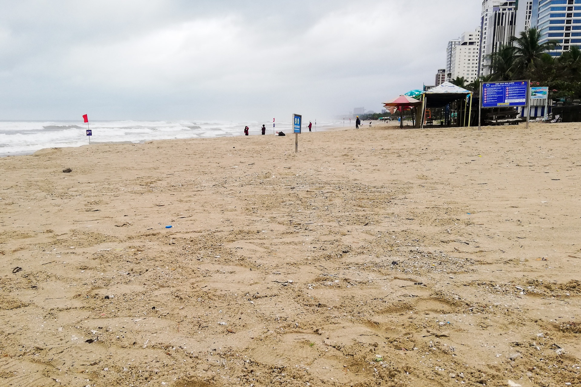 Da Nang 'lot xac' sau mua lut anh 8