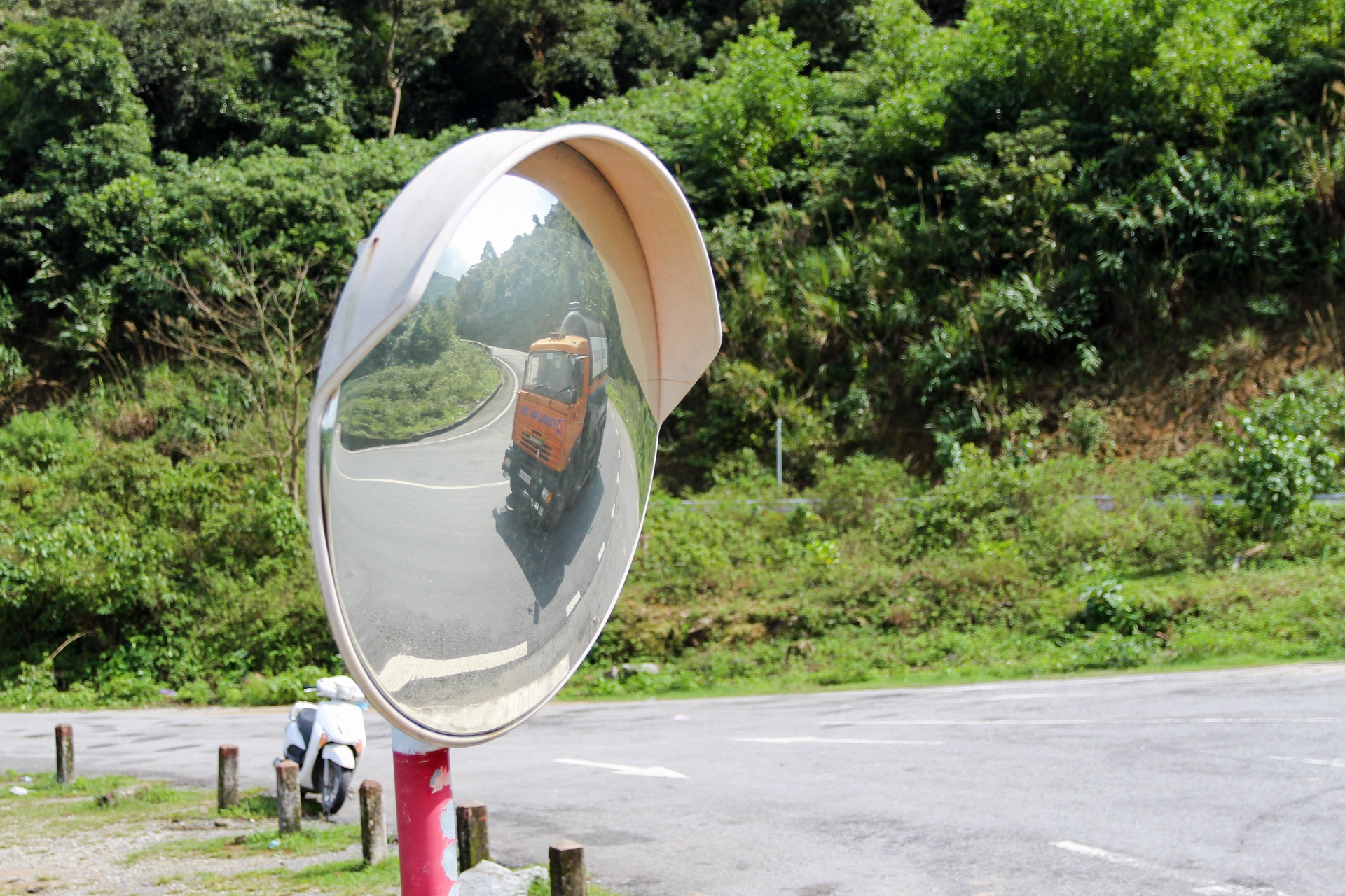 Khuc cua tu than tren deo Hai Van. anh 7