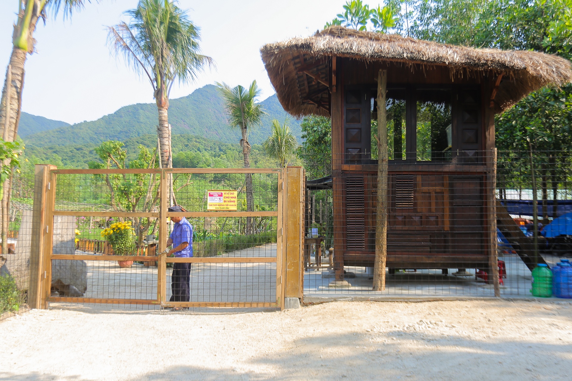 Khu nghi duong trong rung phong ho o Quang Nam. anh 13