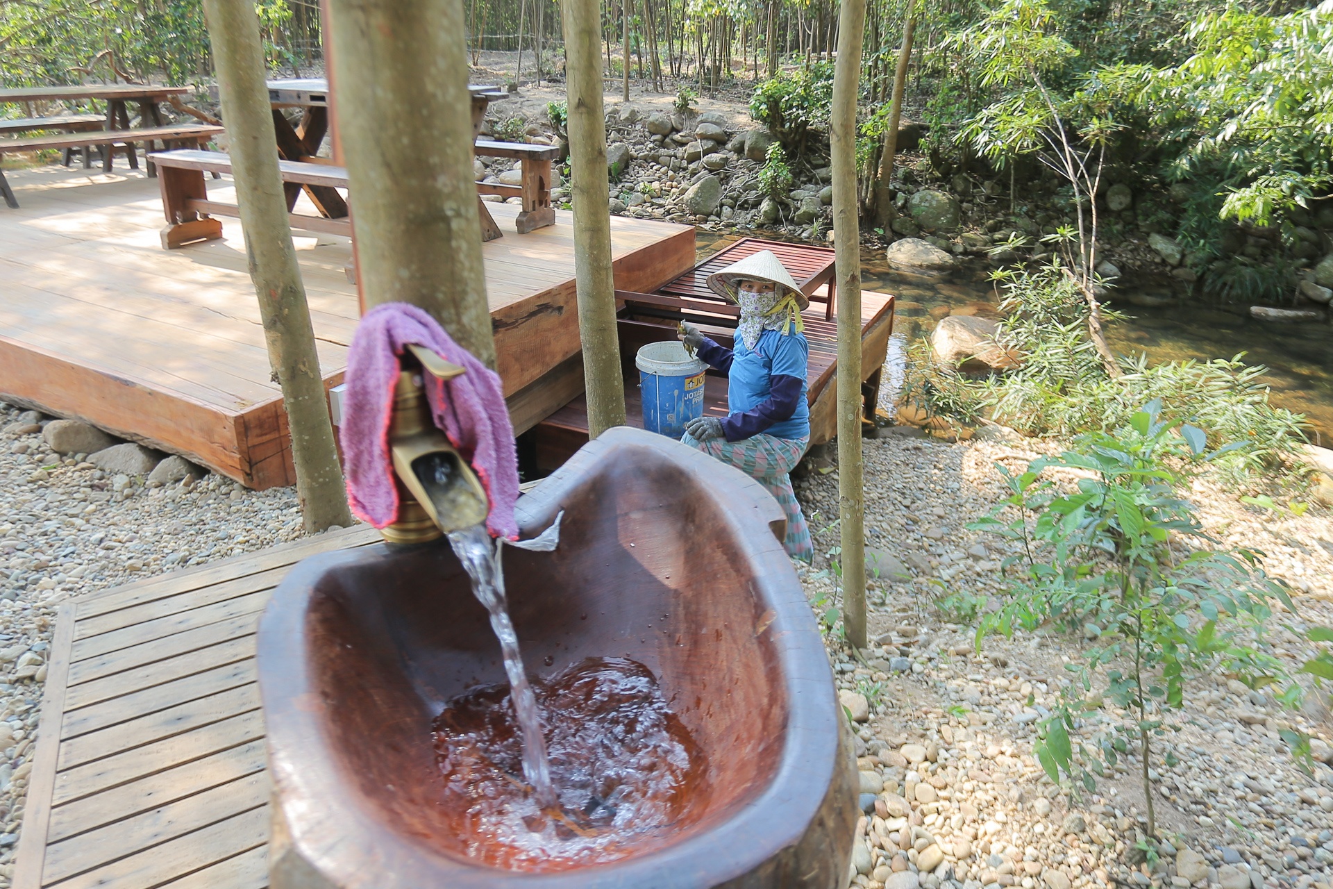 Khu nghi duong trong rung phong ho o Quang Nam. anh 7