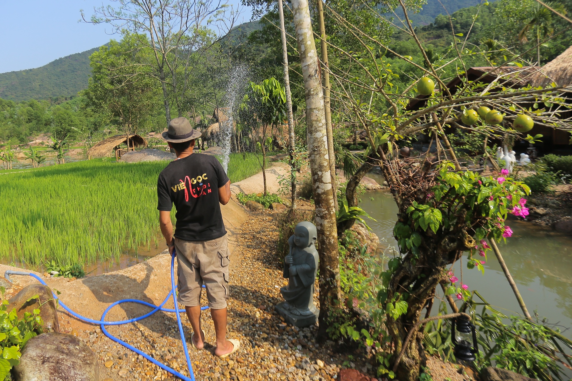 Khu nghi duong trong rung phong ho o Quang Nam. anh 12