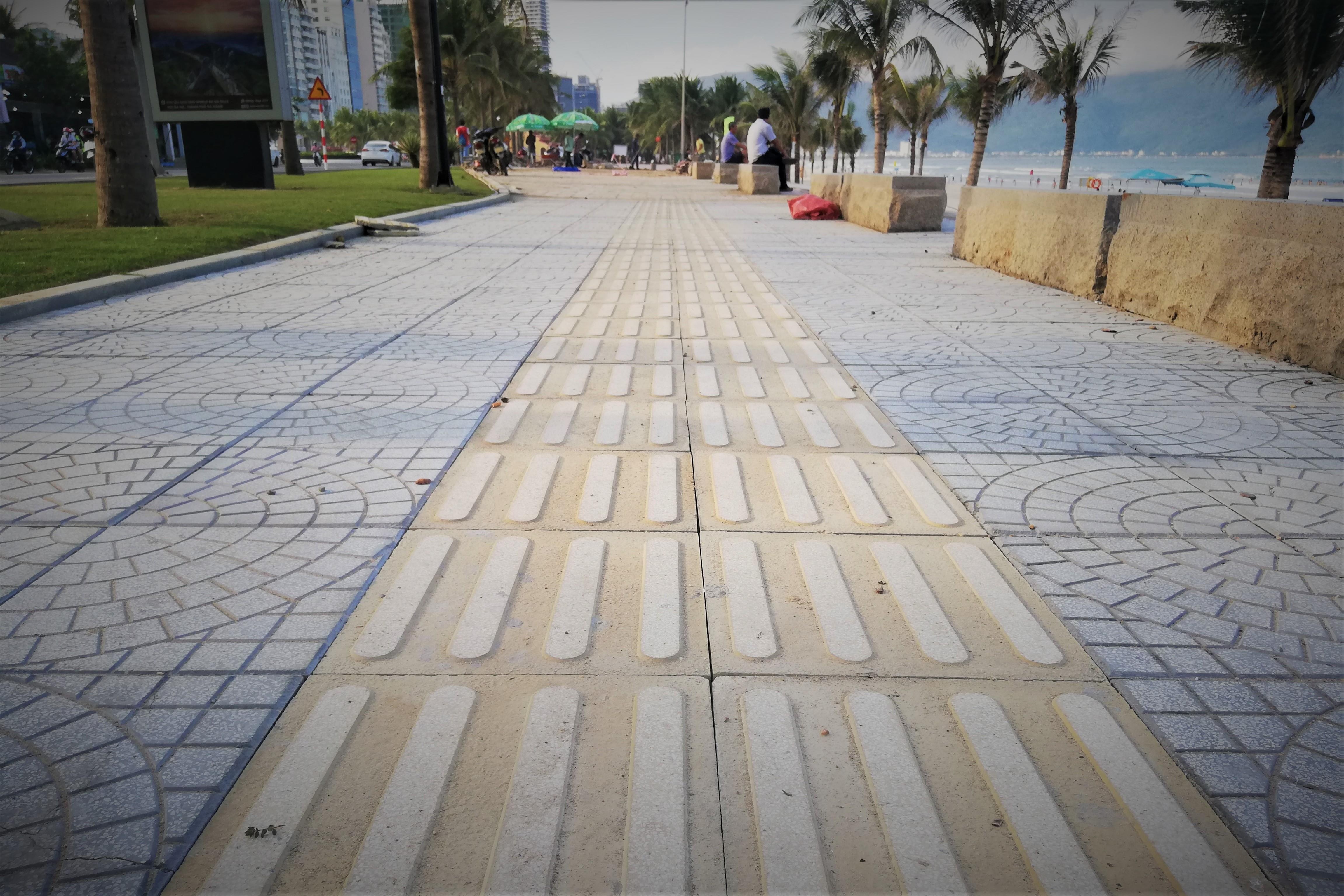 Via he doc bien My Khe 'khoac ao moi' hinh anh