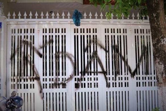 Cong nha cuu Vien pho VSKND Da Nang duoc son moi. anh 2