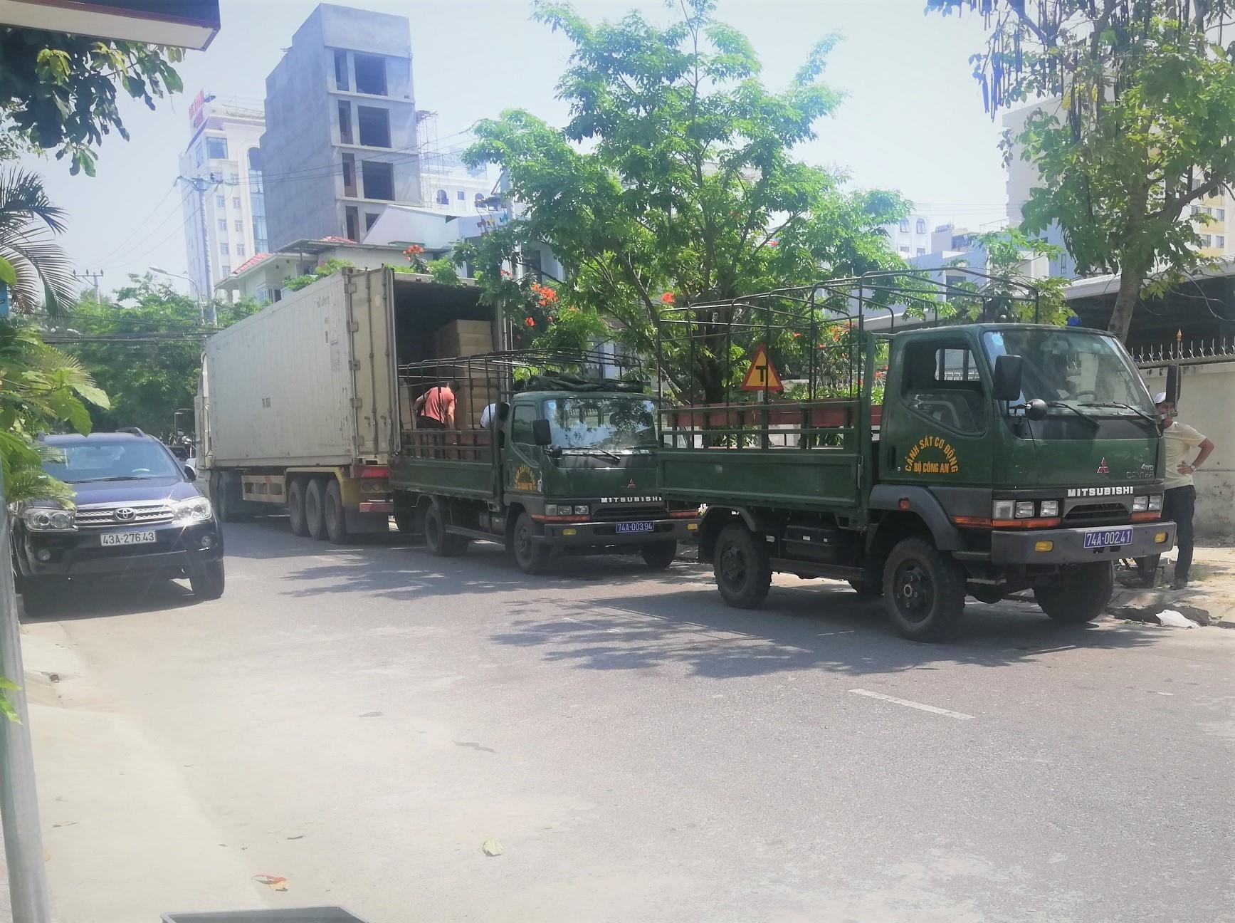 Chưa thể xử phạt loạt xe cảnh sát vi phạm giao thông ở Đà Nẵng. ảnh 2 Chua the xu phat loat xe canh sat vi pham giao thong o Da Nang. anh 2