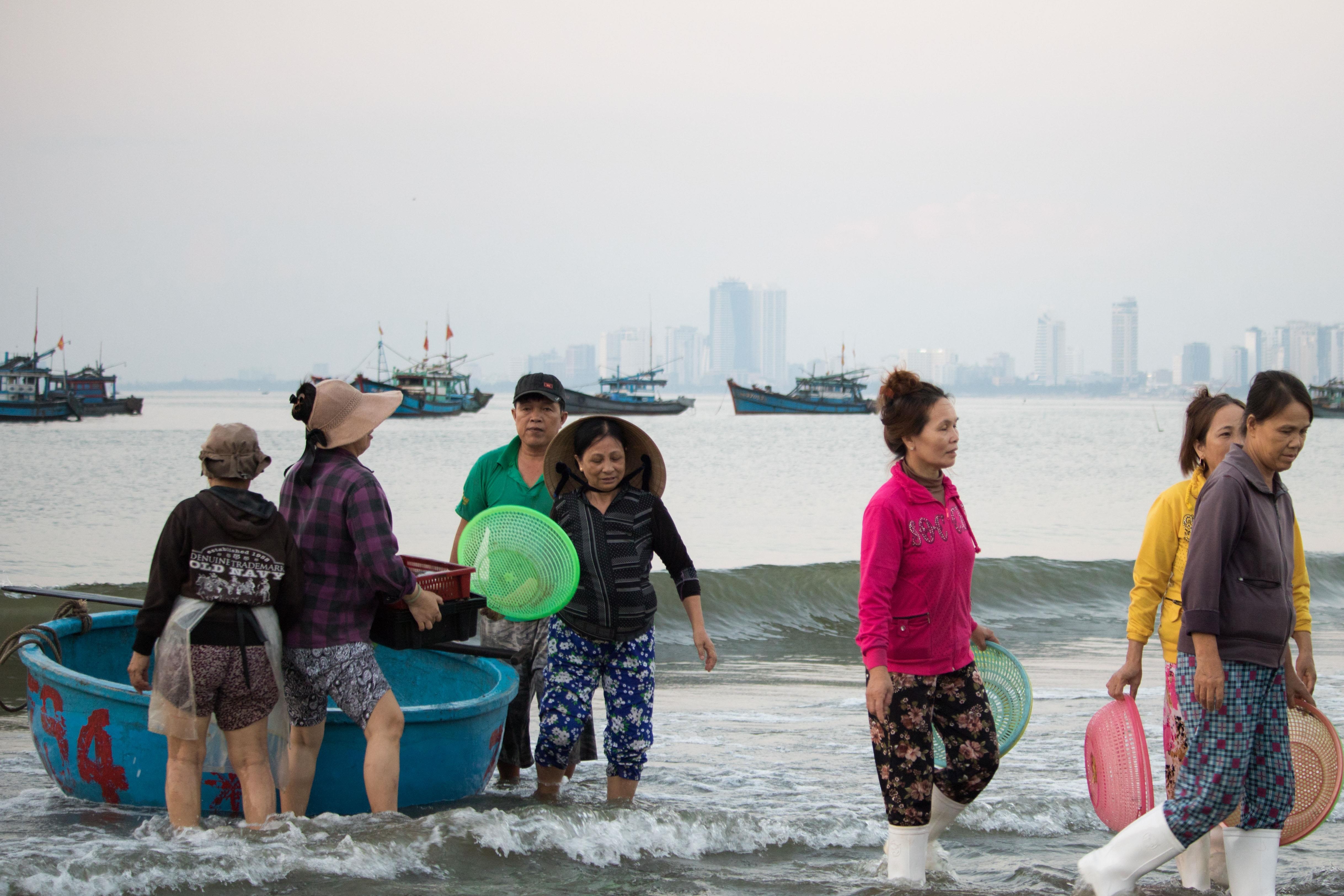 Ngu dan Da Nang trung dam me ca. anh 3