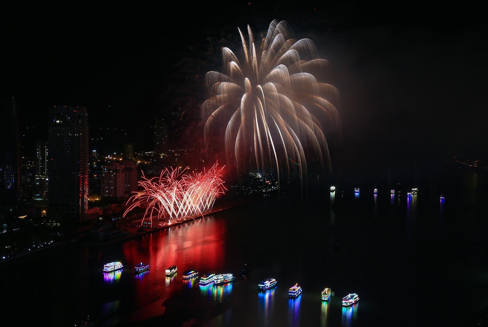 Man phao hoa khai mac DIFF 2019. anh 9