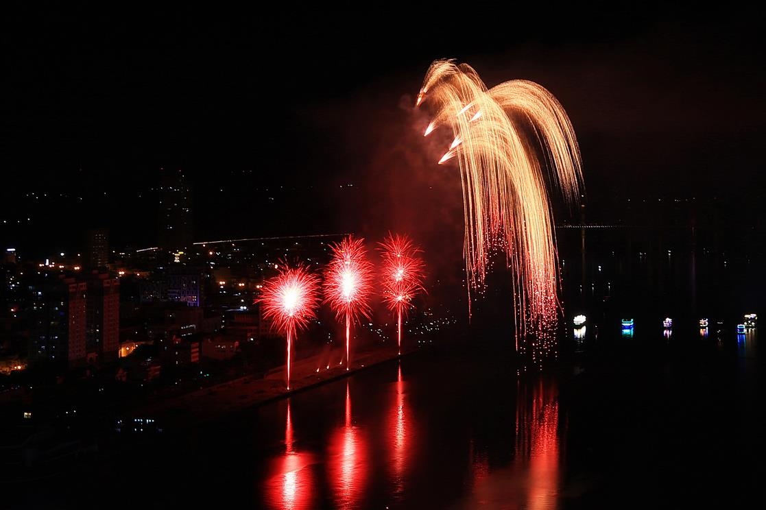 Man phao hoa khai mac DIFF 2019. anh 6