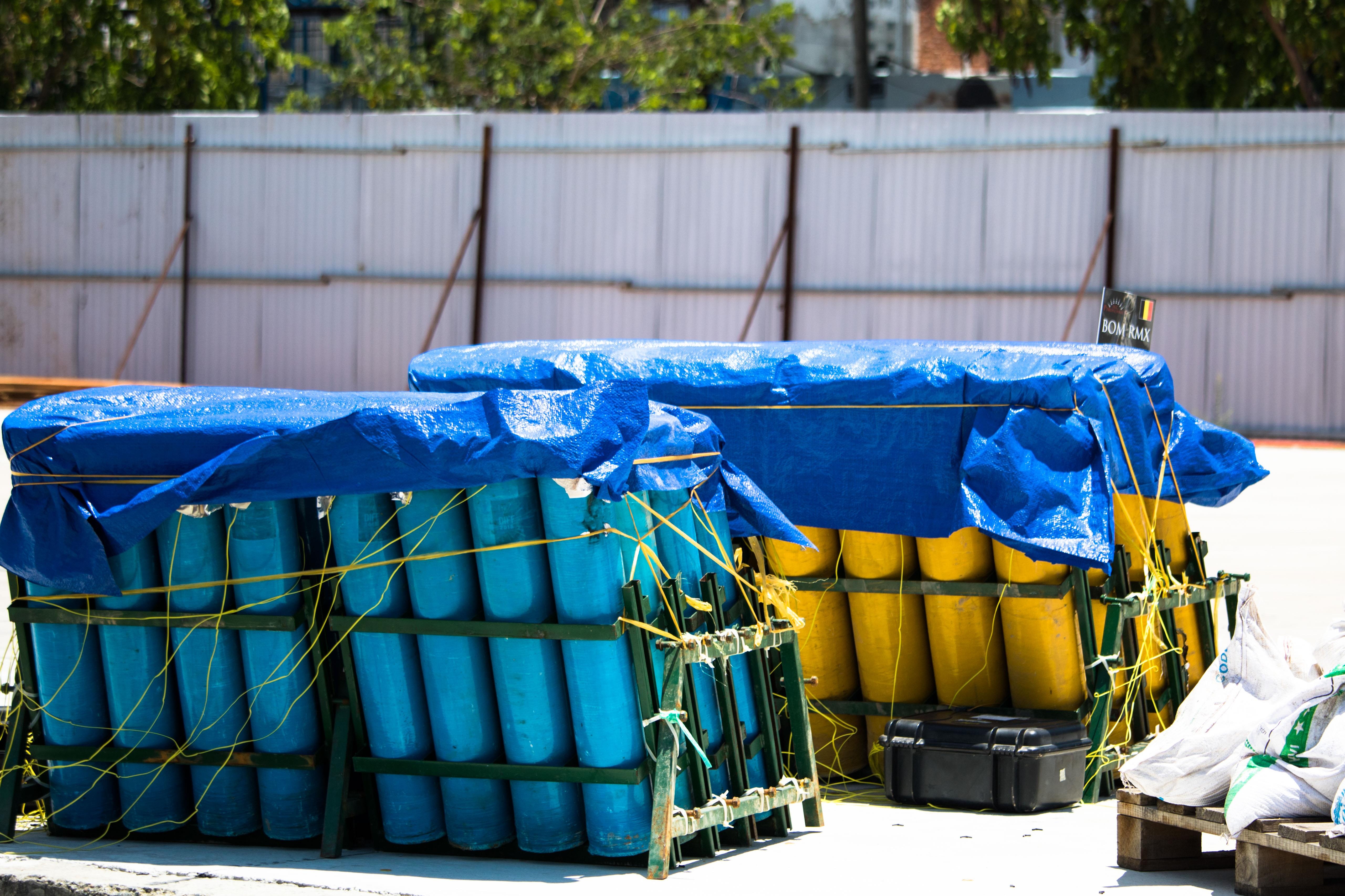 Hàng nghìn quả pháo đội Bỉ và Brazil vào bệ phóng. ảnh 2 Hang nghin qua phao doi Bi va Brazil vao be phong. anh 2