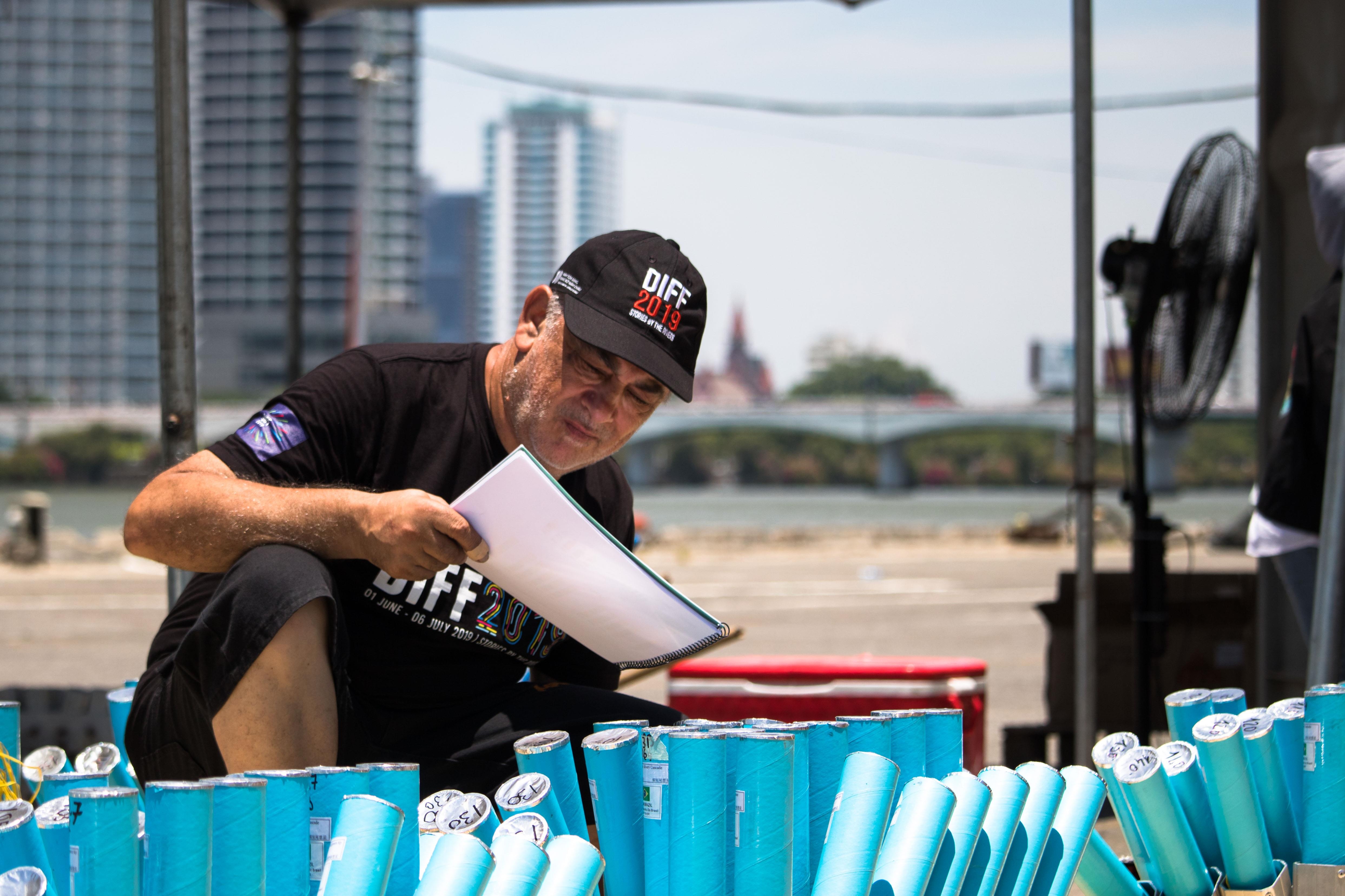 Hàng nghìn quả pháo đội Bỉ và Brazil vào bệ phóng. ảnh 11 Hang nghin qua phao doi Bi va Brazil vao be phong. anh 11