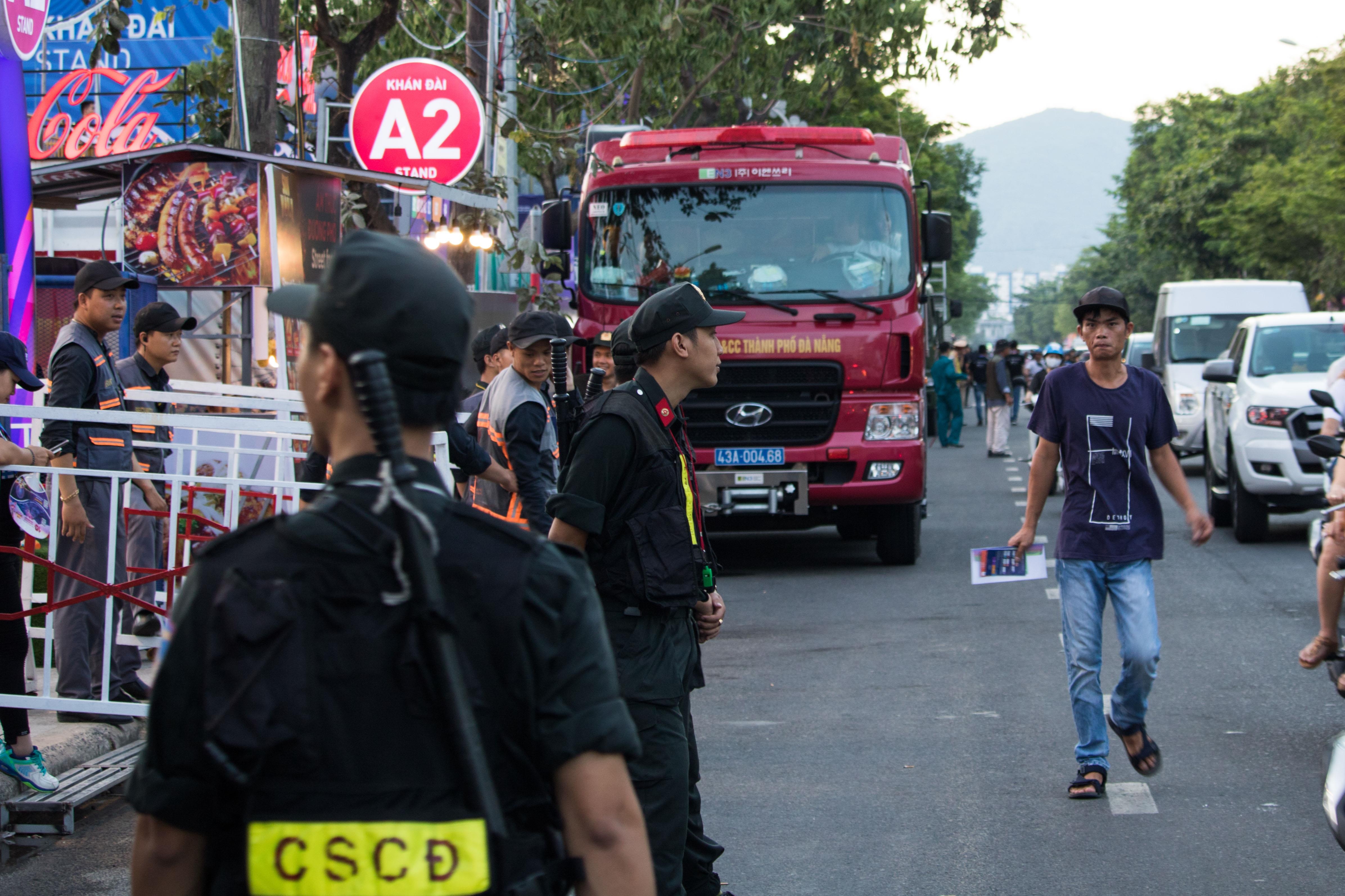 An ninh tai le hoi phao hoa Da Nang. anh 2