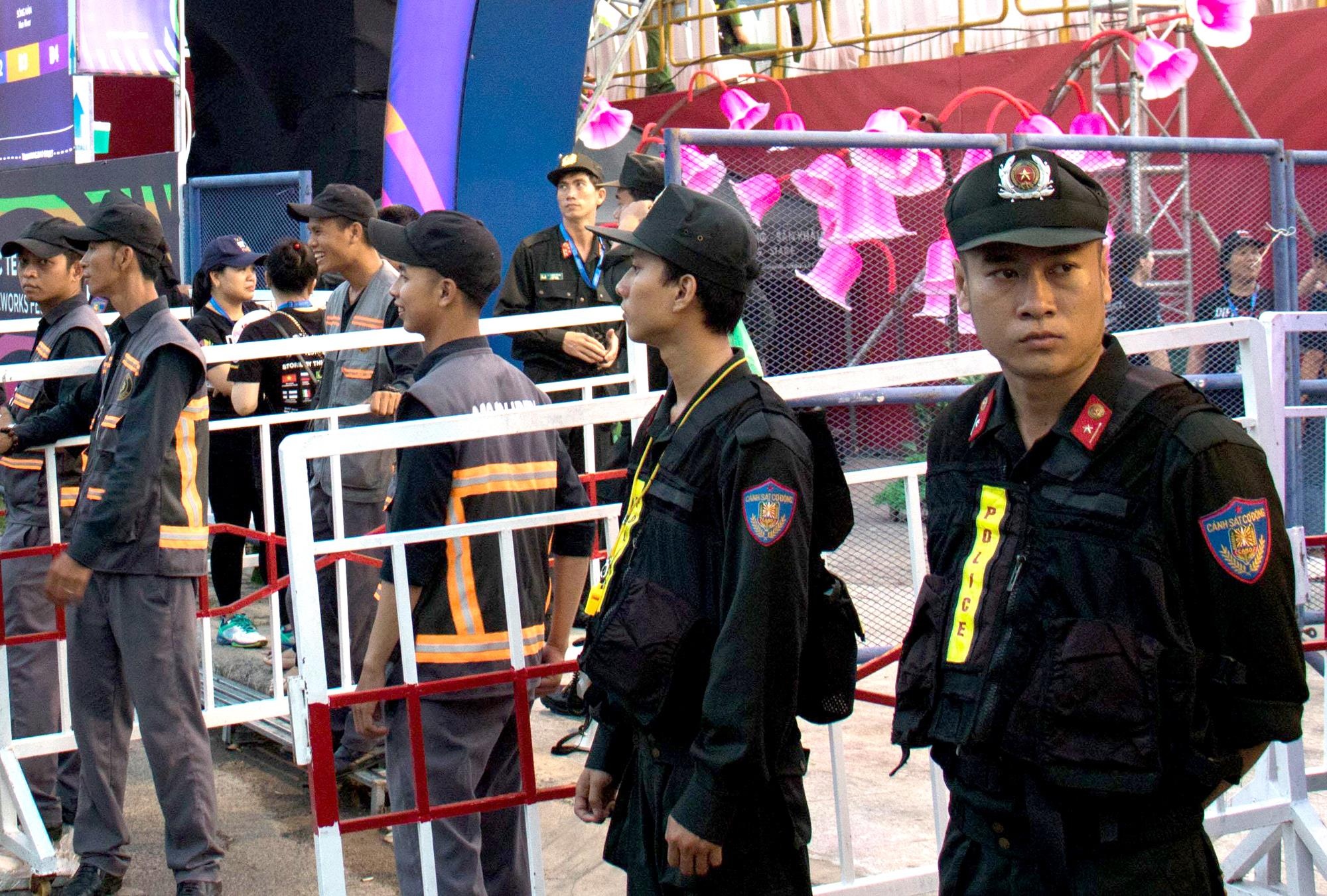 An ninh that chat tai le hoi phao hoa quoc te Da Nang hinh anh