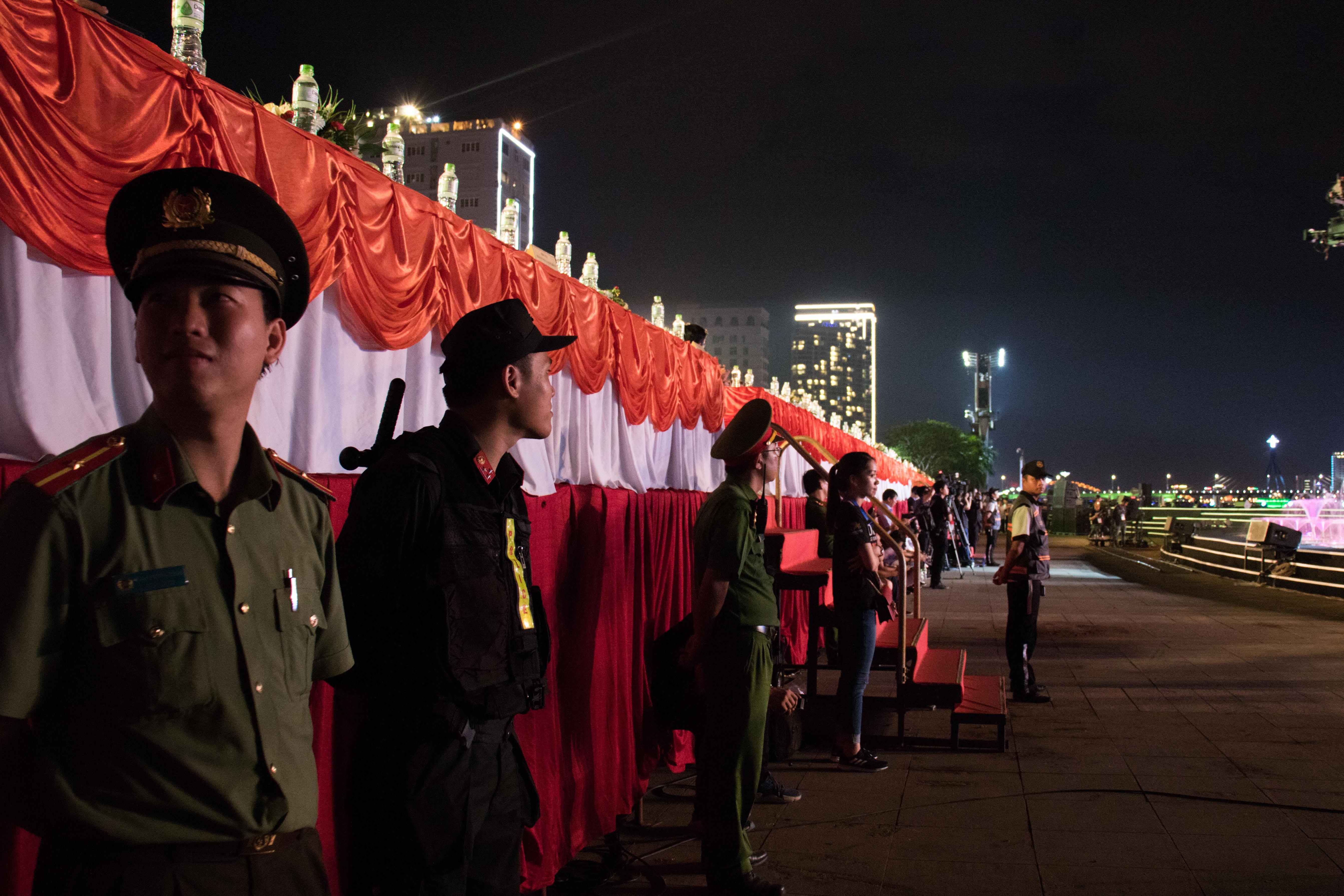 An ninh tai le hoi phao hoa Da Nang. anh 7