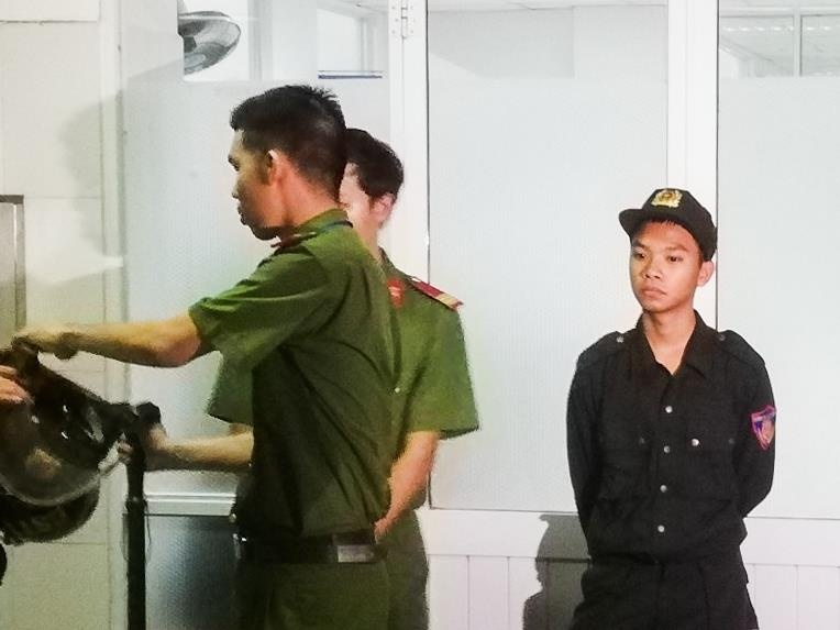 Bi can 17 tuoi nhap vien trong tinh trang nguy kich hinh anh