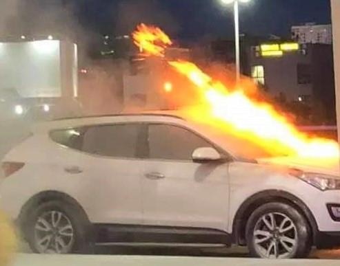 Oto hieu Hyundai chay o san bay Da Nang hinh anh