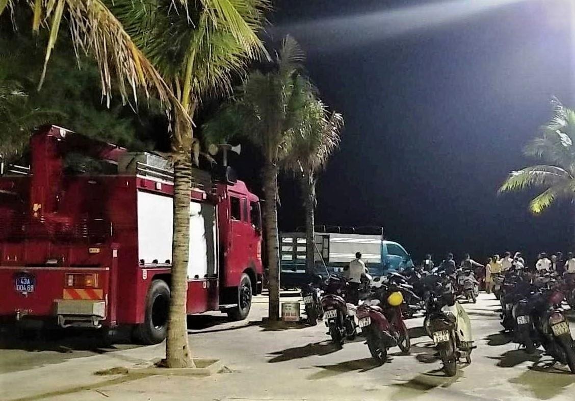 Hai học sinh tắm biển mất tích. ảnh 1 Hai hoc sinh tam bien mat tich. anh 1