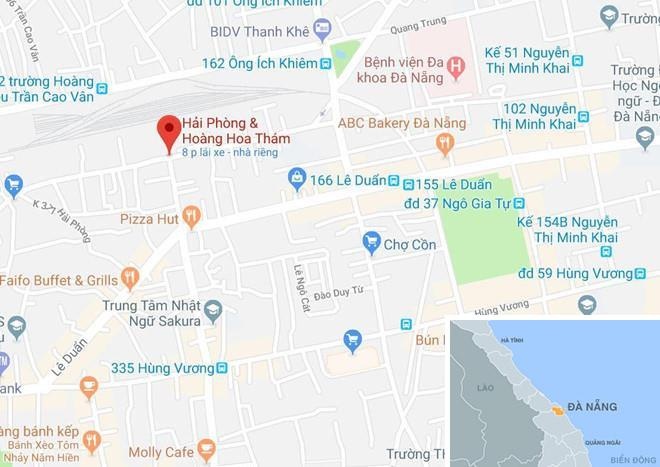 Ôtô đậu chắn đường ray tàu hỏa ở Đà Nẵng. ảnh 3 Oto dau chan duong ray tau hoa o Da Nang. anh 3