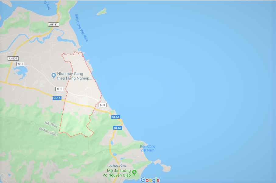 Xe khach lao vao nha dan tai Ha Tinh. anh 2