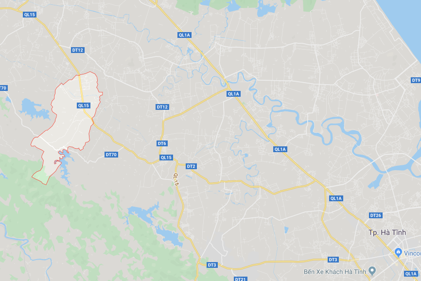 Hai thanh nien dam vao xe Mercedes o Ha Tinh. anh 2