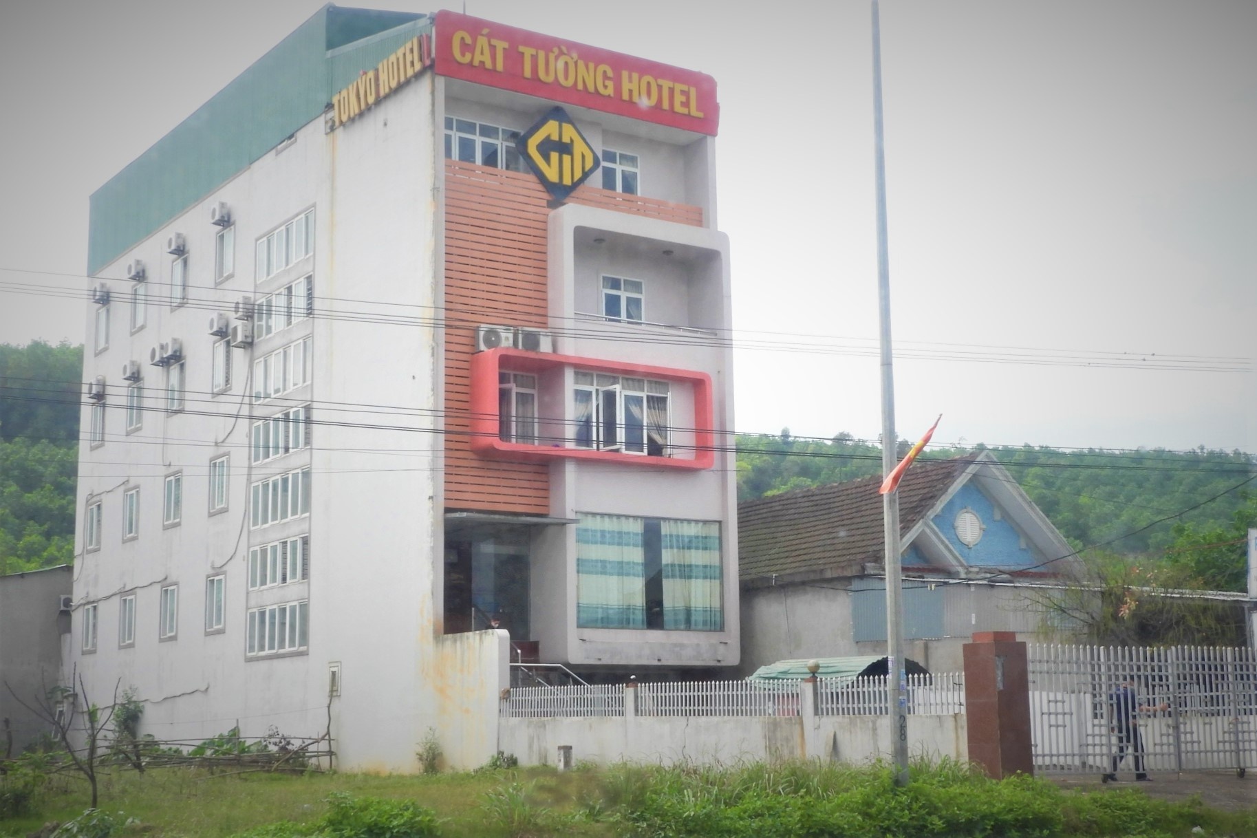 Cong nhan Trung Quoc thue khach san o Ha Tinh. anh 1