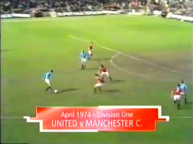 Dennis Law ghi ban duy nhat tien Man Utd xuong hang hinh anh