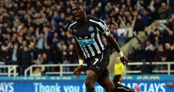 Tiền vệ trung tâm - Moussa Sissoko (Newcastle): Không chỉ đảm trách tốt nhiệm vụ càn quét ở khu trung tuyến, Sissoko còn là tác giả của pha lập công duy nhất giúp Newcastle vượt qua QPR. Ảnh: Getty Images.