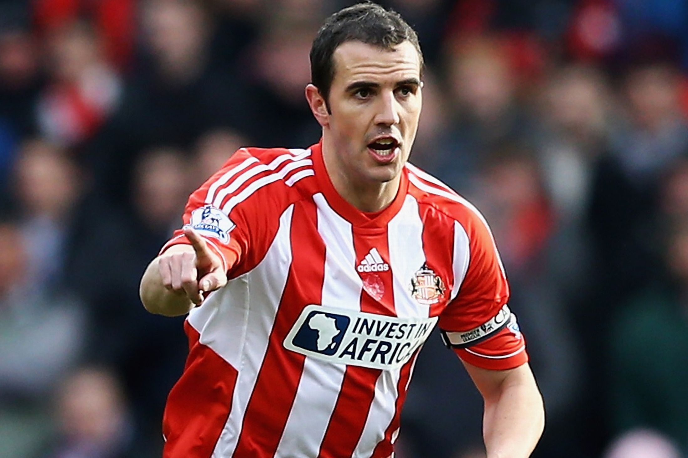 Trung vệ - John O Shea: Dù đã có tuổi nhưng O Shea đang là trụ cột tại hàng phòng ngự Sunderland khi giúp 