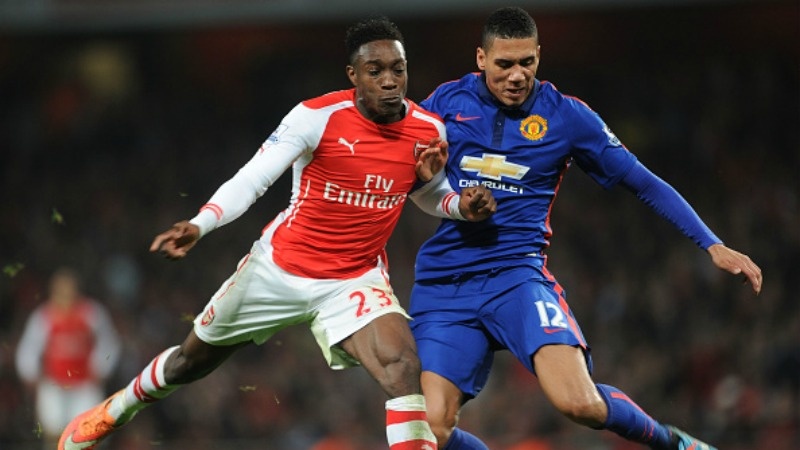 Trung vệ - Chris Smalling: Không còn mắc sai lầm trong những trận đấu lớn, Smalling đã hoàn thành tốt nhiệm vụ khi khóa chặt đồng đội cũ Danny Welbeck. Ảnh: Foxsport.