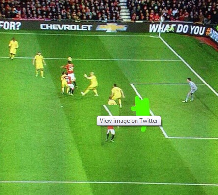 Nếu xóa Mata khỏi khung hình và đặt cầu thủ này lùi lại một chút, bàn thắng sẽ hợp lệ.