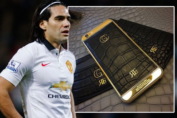 Khoe iPhone 6 ma vang, Falcao bi CDV M.U chi trich du doi hinh anh
