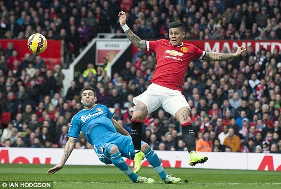 Hau ve M.U bat ngo vao doi hinh tieu bieu chau Au tuan qua hinh anh