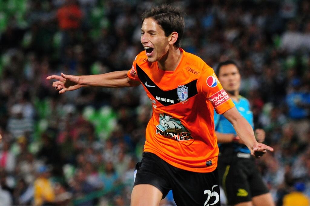 2. Jurgen Damm (Pachuca và ĐT Mexico) - 35,23: Không có nhiều tên tuổi nhưng Damm vẫn khá nổi tiếng khi sở hữu tốc độ đáng nể. Năm nay mới 22 tuổi, cầu thủ chạy cánh người Mexico cũng đang lọt vào tầm ngắm của Chelsea.