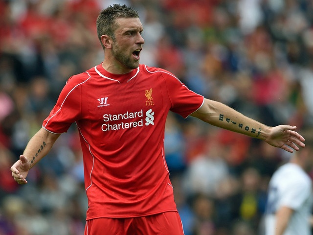 Rickie Lambert (Liverpool): Từng gây ấn tượng trong màu áo Southampton, Rickie Lambert gia nhập Liverpool với mức giá  4 triệu bảng. Nhưng The Kop nhanh chóng nhận ra đây là bản hợp đồng hớ của họ khi Lambert chỉ ghi được vỏn vẹn 3 bàn sau 29 trận ra sân.