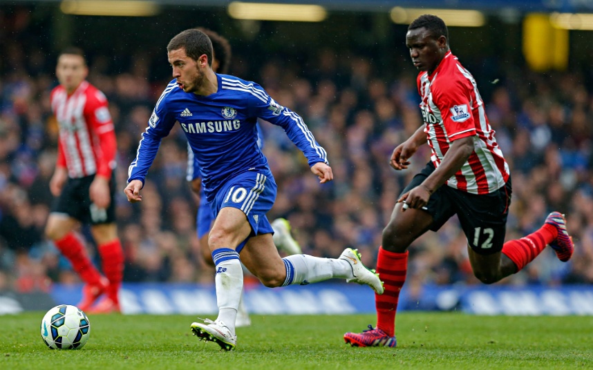 Tiền vệ trái - Eden Hazard: Được đánh giá nằm trong top 5 cầu thủ thi đấu hay nhất châu Âu thời điểm hiện tại, Eden Hazard thậm chí còn được cho là đang tiệm cận đẳng cấp của Messi và Cris Ronaldo.  Mùa này, chính Hazard là nhân tố chủ lực giúp Chelsea liên tục thống trị bảng xếp hạng Premier League.