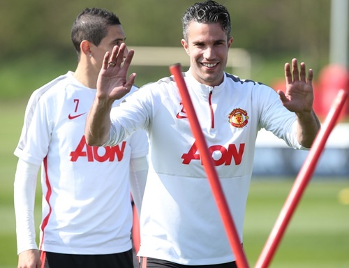 Van Persie bị HLV Van Gaal cảnh cáo rằng nếu không thể hiện tốt ở đội U-21, tiền đạo này sẽ không có suất ở đội hình chính.