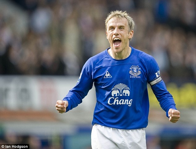 9. Phil Neville (505 trận): Là một phần trong 
