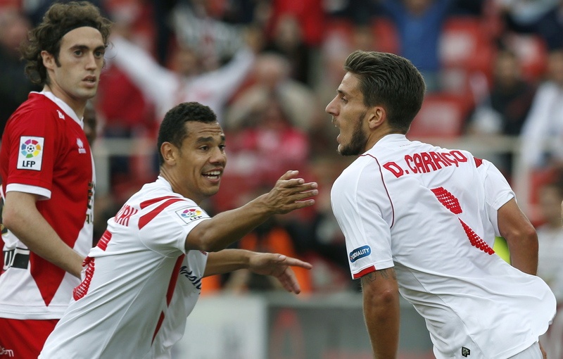 Trung vệ - Daniel Carrico (Sevilla): Không chỉ làm tốt vai trò phòng ngự giúp Sevilla giữ sạch lưới, Carrico còn trực tiếp ghi bàn thắng ấn định chiến thắng 2-0 trước Rayo Vallecano.