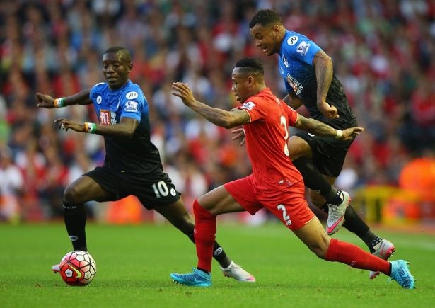 Nathaniel Clyne (Chiêu mộ từ Southampton tháng 7/2015, giá 12,5 triệu bảng): Trước khi bị sa thải, HLV Rodgers cũng đã làm một điều tốt cho Liverpool khi đưa Clyne về Anfield. Clyne được đánh giá là một trong những hậu vệ phải xuất sắc nhất nước Anh thời điểm hiện tại. Từ đầu mùa đến nay, Clyne ra sân tổng cộng 10 trận cho Liverpool và luôn được đánh giá cao.