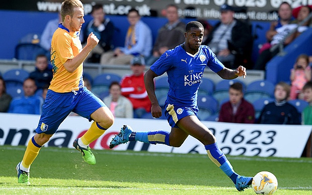 2. Jeffrey Schlupp (Leicester) - 35,26 km/h: Sự thống trị của Leicester về mặt tốc độ được thể hiện khi Schlupp có tên trong danh sách. 