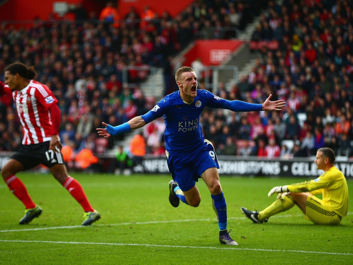 Tiền đạo - Jamie Vardy (Leicester): Mùa này, Vardy đang nổi lên như một hiện tượng khi dẫn đầu danh sách vua phá lưới với 9 bàn thắng. Khi Leicester bị Southampton dẫn trước với tỉ số 2-0, Vardy tiếp tục xuất hiện như một 