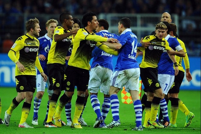 4. Dortmund - Schalke (Derby vùng Ruhr): Những trận cầu giữa Dormund và Bayern Munich chỉ trở nên 