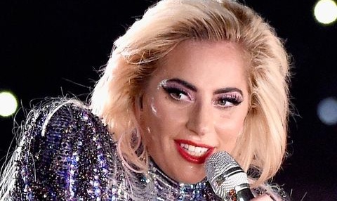 12 mau son do duoc sao Hollywood yeu thich nam 2017 hinh anh