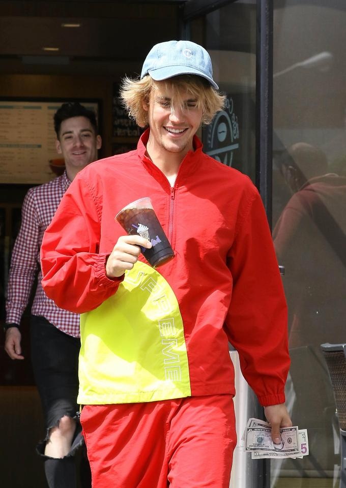 Justin Bieber gặp tai nạn xe hơi ảnh 2 Justin Bieber gap tai nan xe hoi anh 2