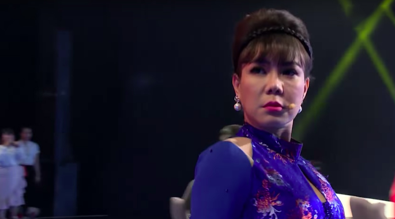 Viet Huong tro tai catwalk cung nguoi mau chuyen gioi Thai Lan hinh anh