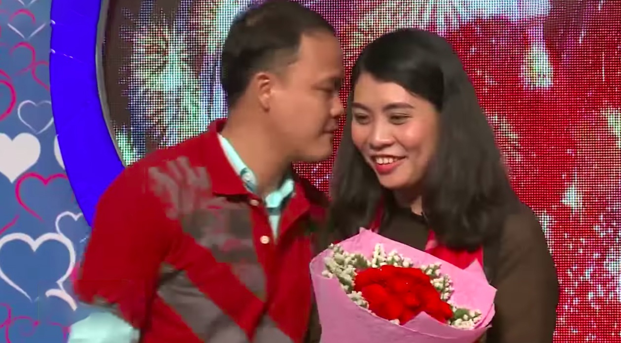 Chang trai thich ban gai da min mang de ‘man me mui man’ hinh anh