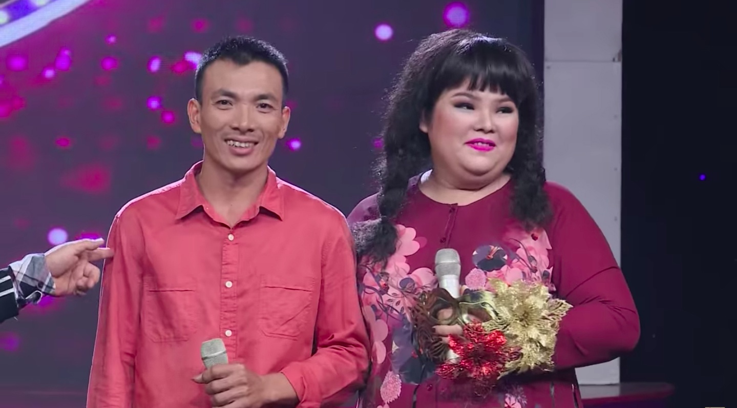 Ca si bi an: Tuyen Map song ca ‘Tinh ngheo co nhau’ cung chong hinh anh