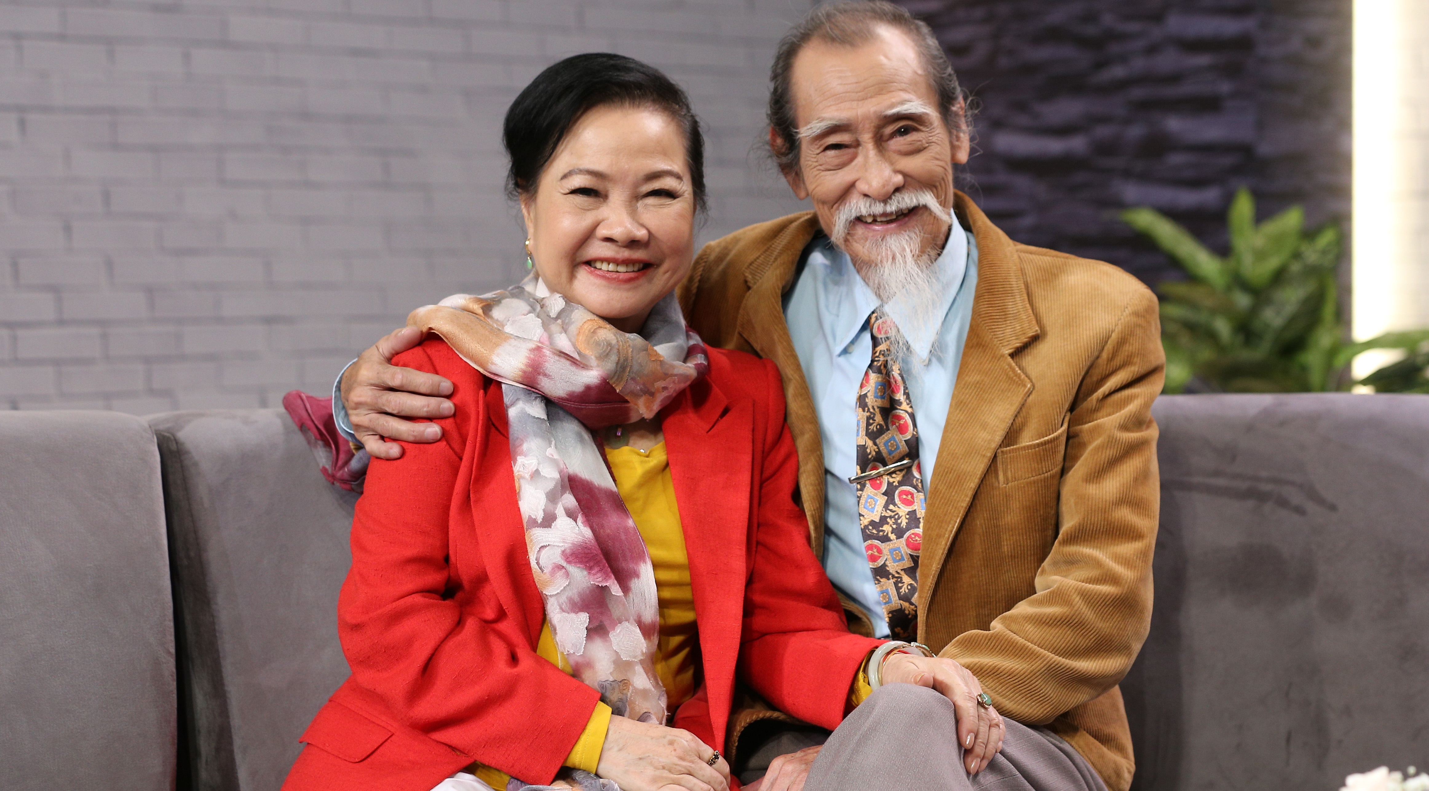 Ong ba bat ran cua 'Dat phuong Nam' ke chuyen tinh dep 50 nam voi vo hinh anh