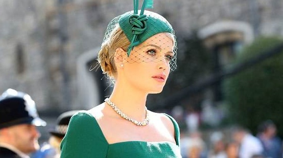 Chau gai co Cong nuong Diana noi bat tai dam cuoi Hoang gia Anh hinh anh